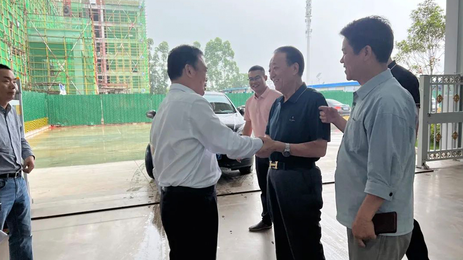 政府關(guān)懷 | 贛州市章貢區(qū)委領(lǐng)導連天浪書記帶隊視察江西鑫金暉智能科技有限公司