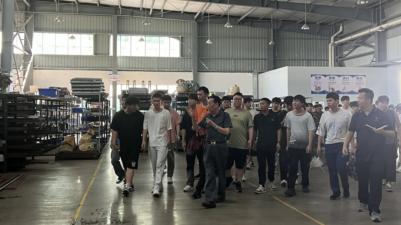 江西鑫金暉產(chǎn)學(xué)研交流