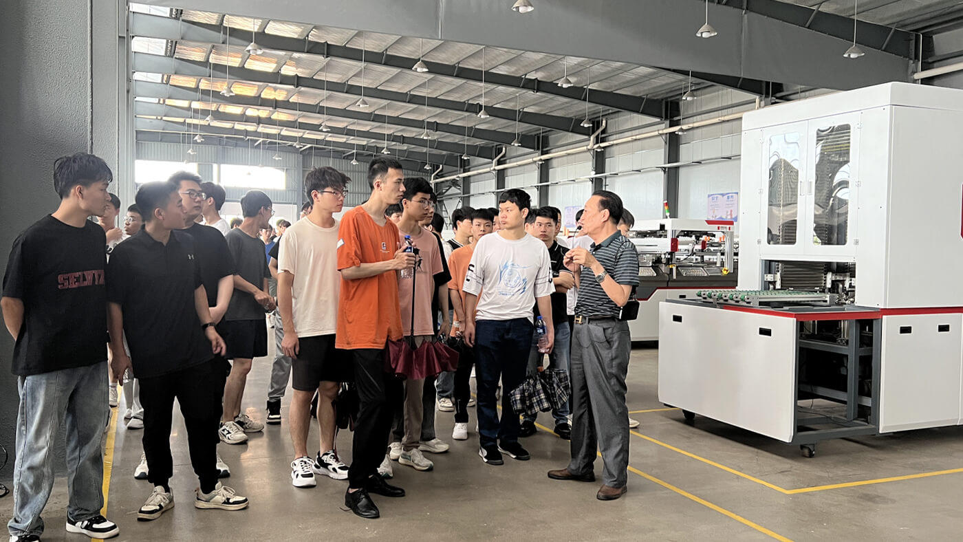 江西鑫金暉產(chǎn)學(xué)研交流